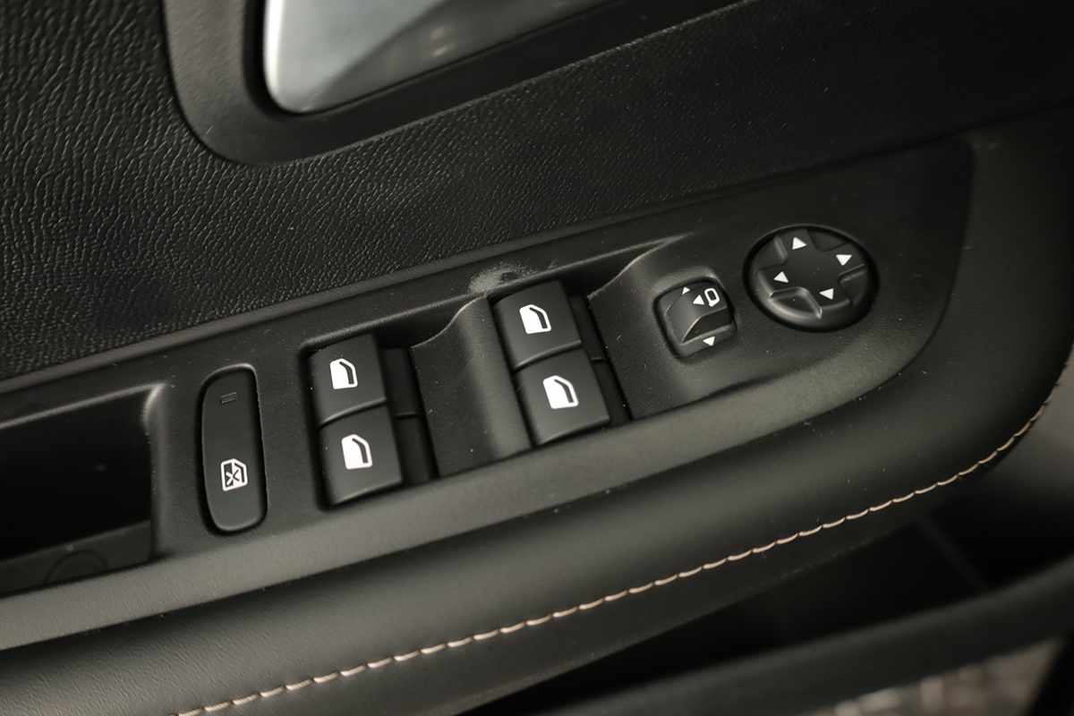 peugeot-208-2025-gasolina-1199cc