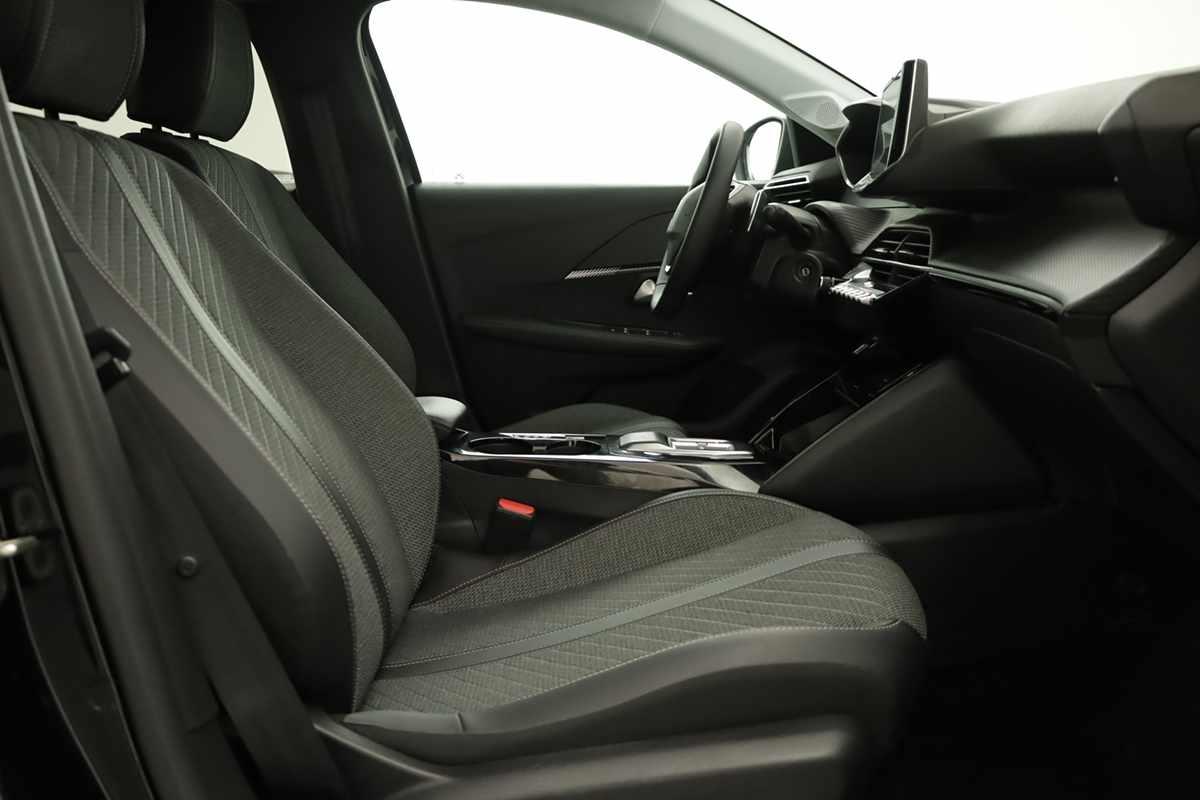 peugeot-208-2025-gasolina-1199cc
