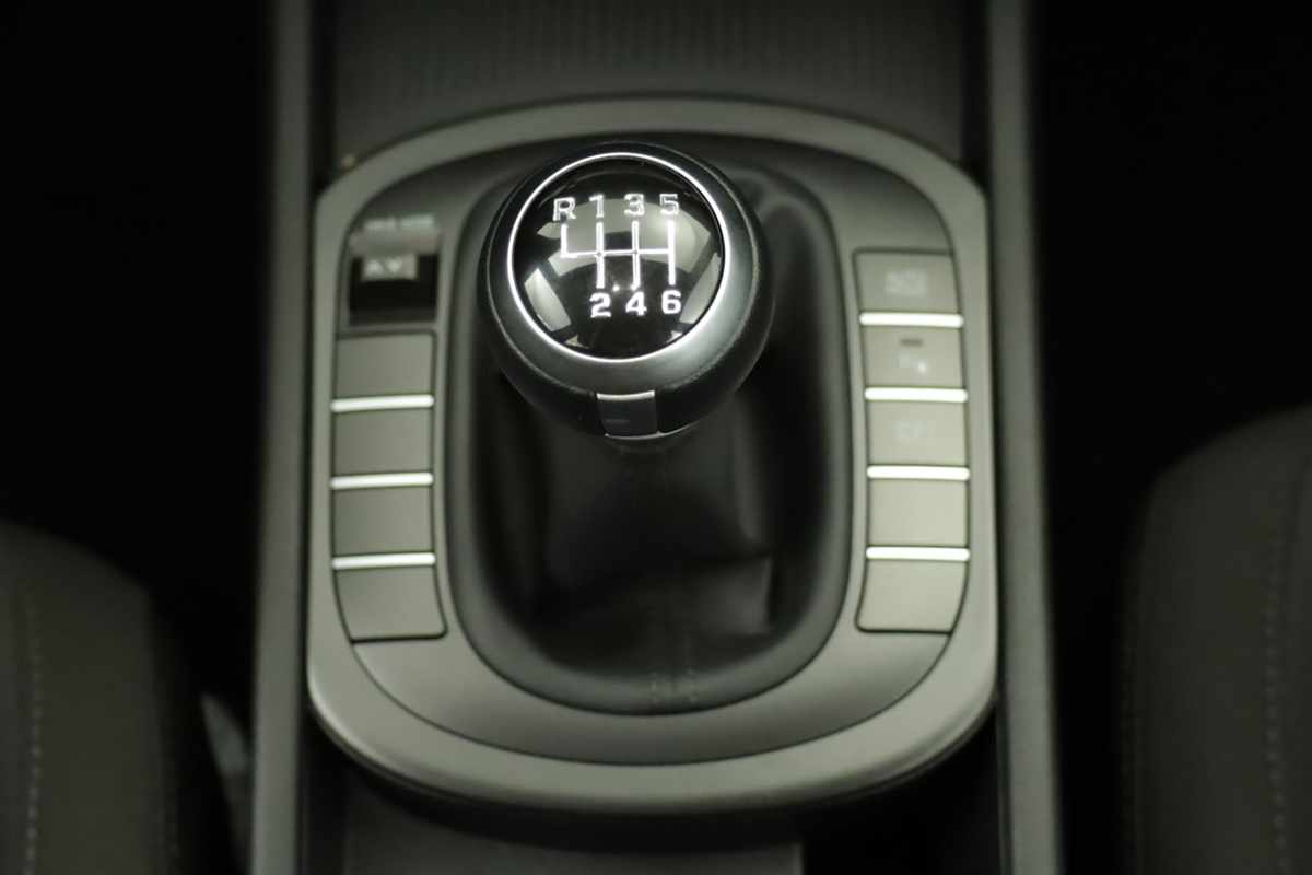 hyundai-kauai-2025-gasolina-998cc