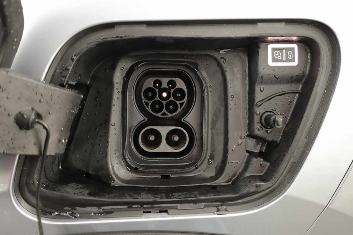 peugeot-e-2008-2023-eletrico-0cc
