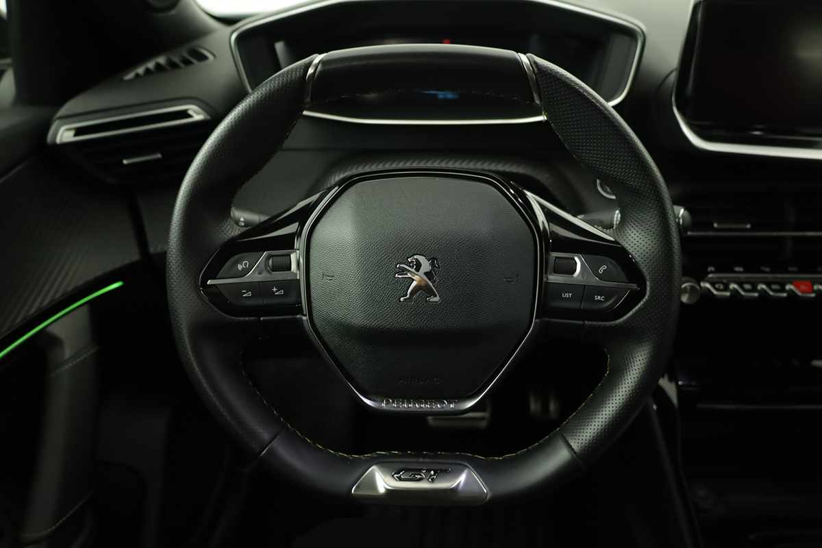 peugeot-e-2008-2023-eletrico-0cc