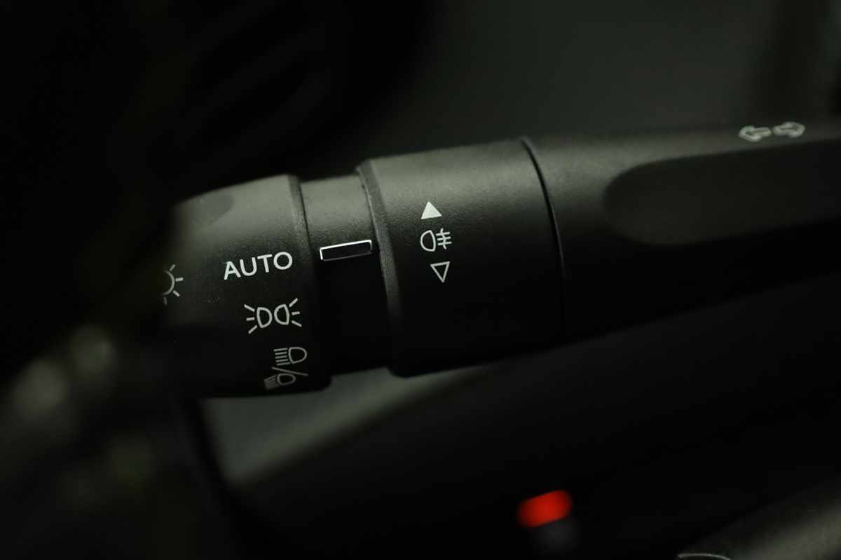 peugeot-e-2008-2023-eletrico-0cc