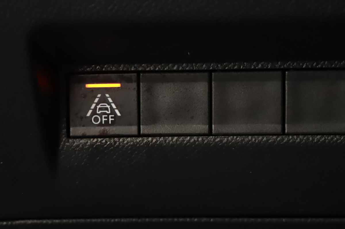 peugeot-e-2008-2023-eletrico-0cc