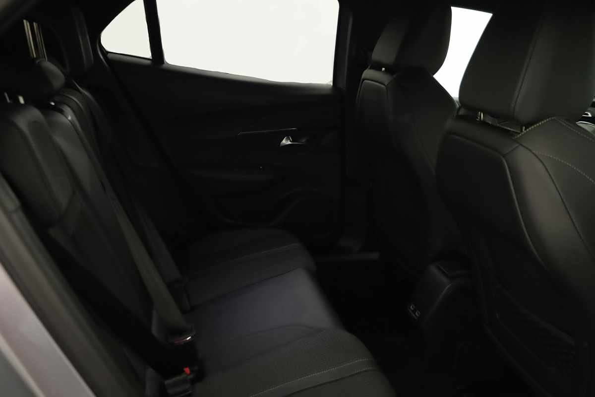 peugeot-e-2008-2023-eletrico-0cc