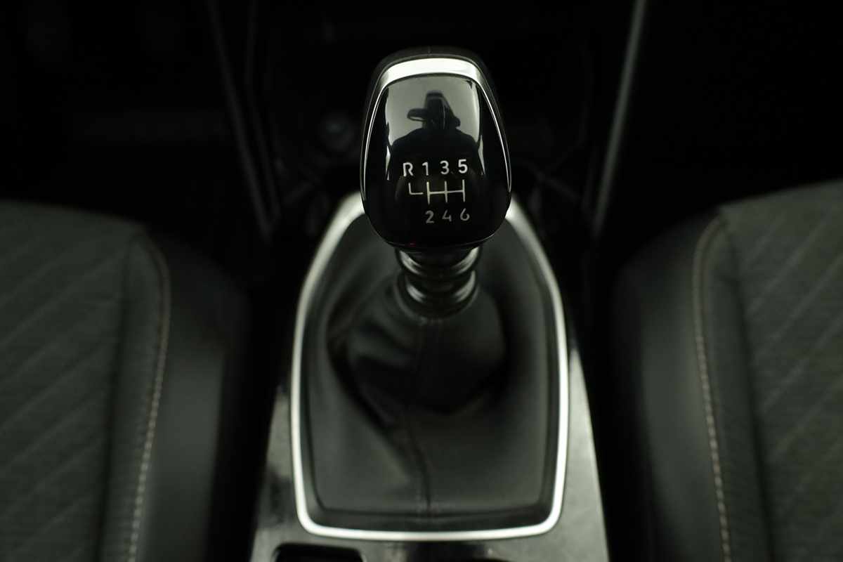 peugeot-2008-2024-gasolina-1199cc