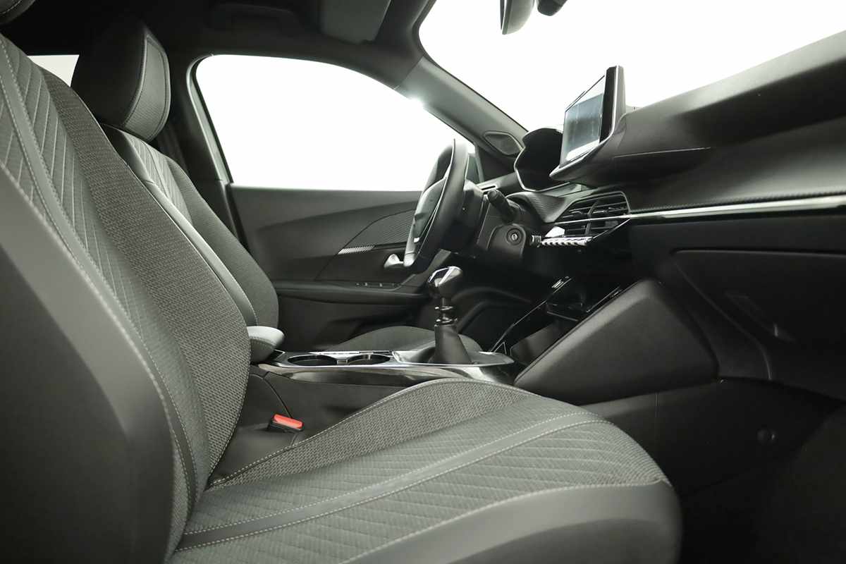 peugeot-2008-2024-gasolina-1199cc