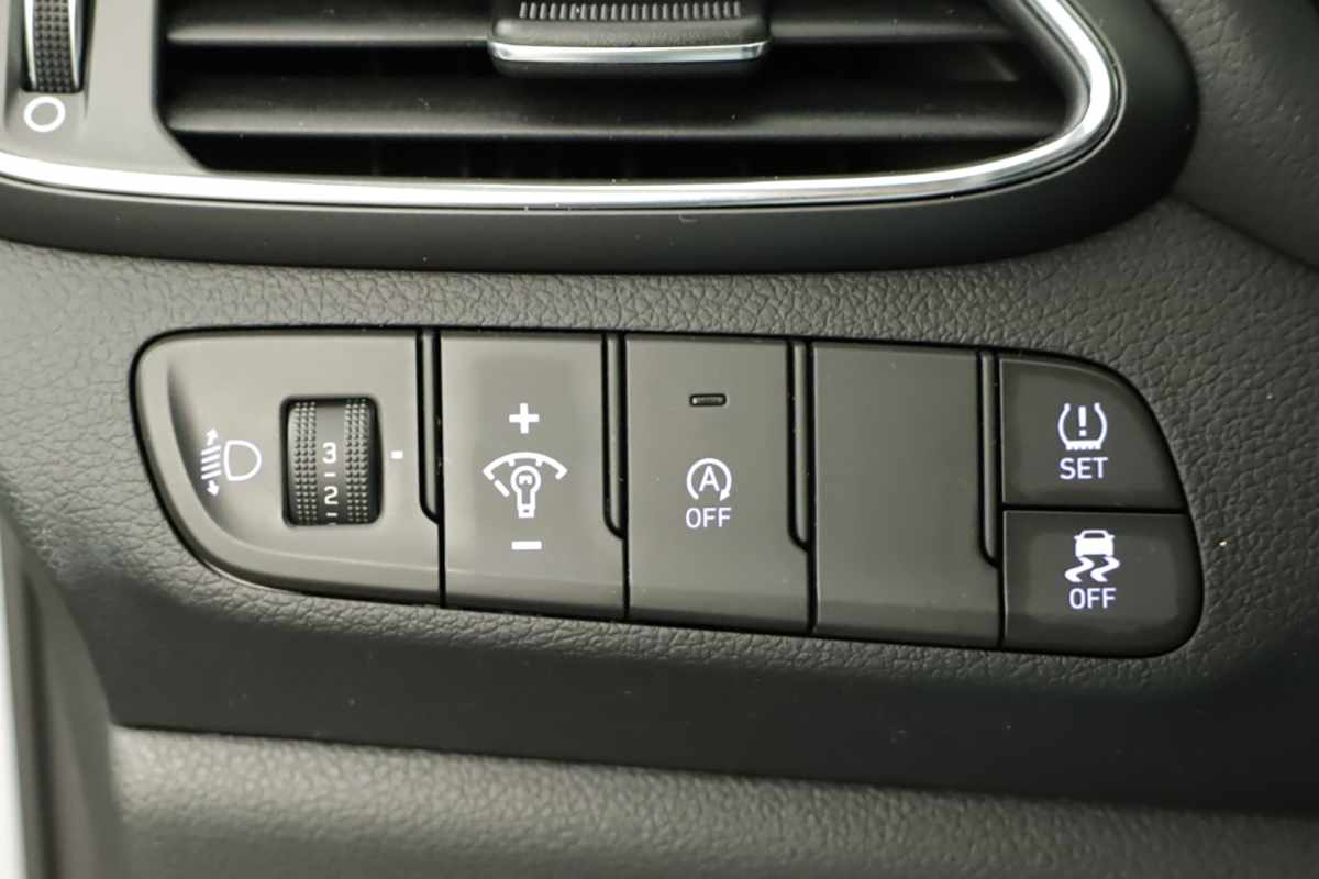 hyundai-i30-2024-gasolina-998cc