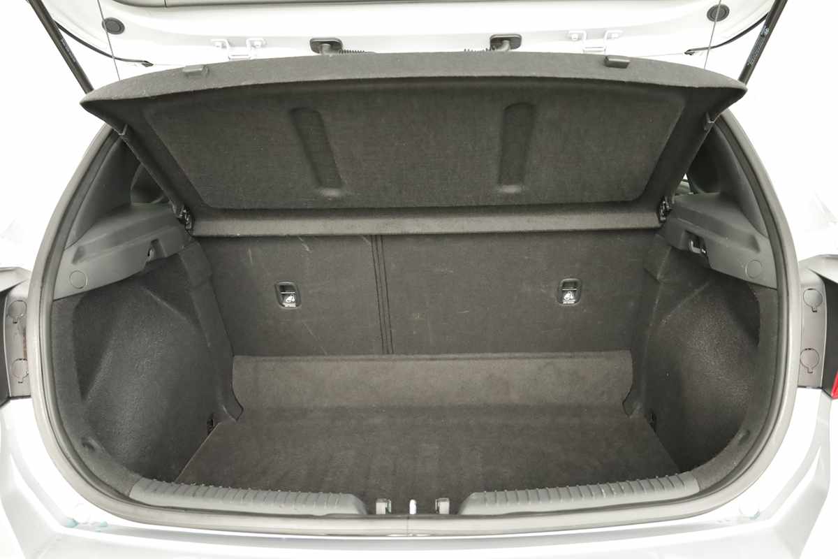 hyundai-i30-2024-gasolina-998cc