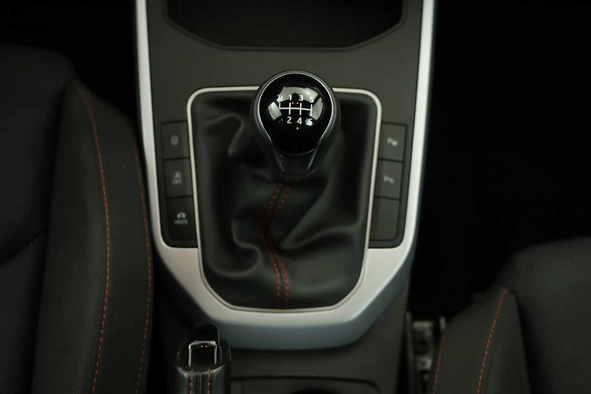 seat-arona-2023-gasolina-999cc