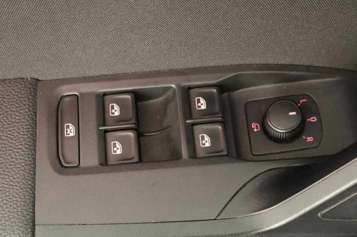 seat-arona-2023-gasolina-999cc