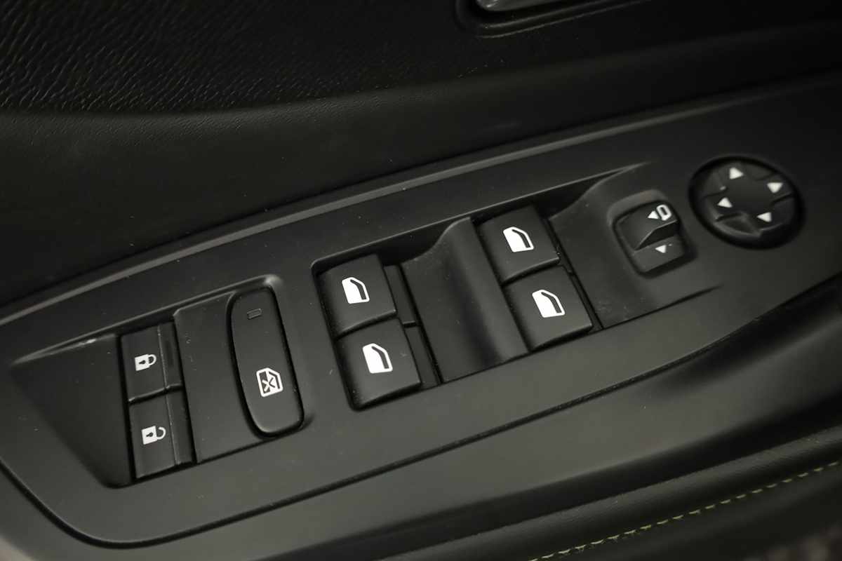 peugeot-308-2024-gasolina-1199cc