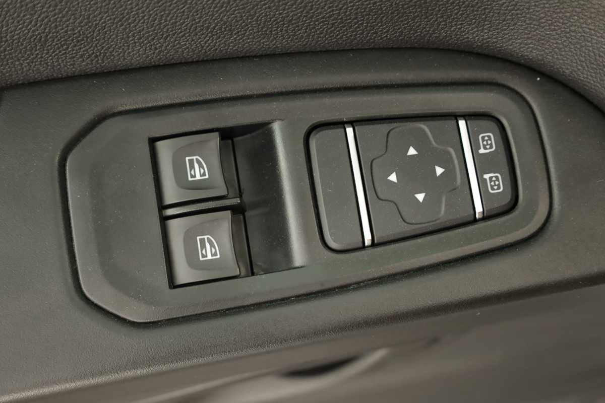 renault-trafic-2024-diesel-1997cc