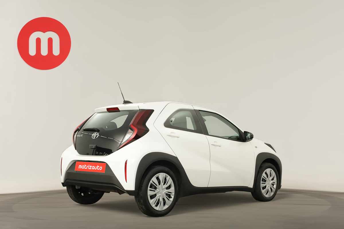 toyota-aygo-x-2023-gasolina-998cc