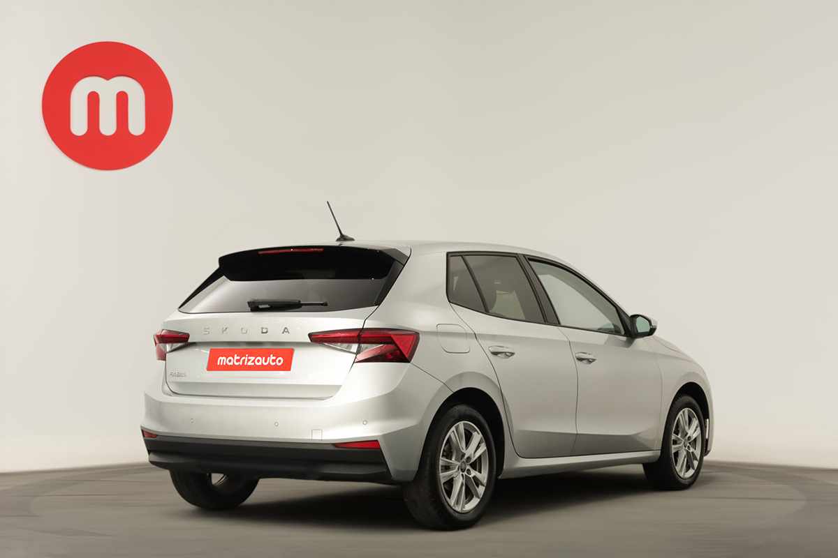 skoda-fabia-2025-gasolina-999cc
