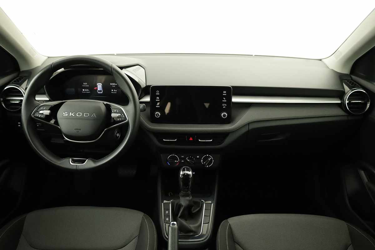 skoda-fabia-2025-gasolina-999cc