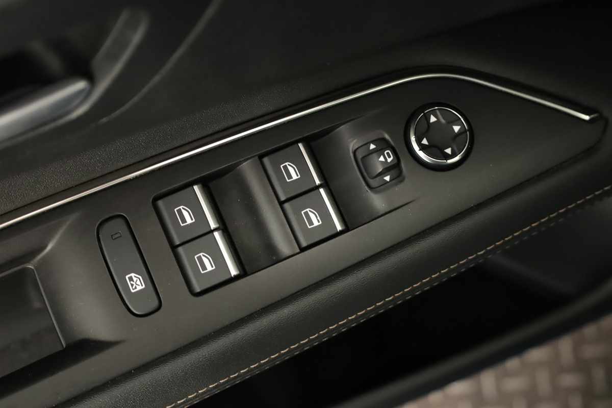 peugeot-3008-2021-diesel-1499cc