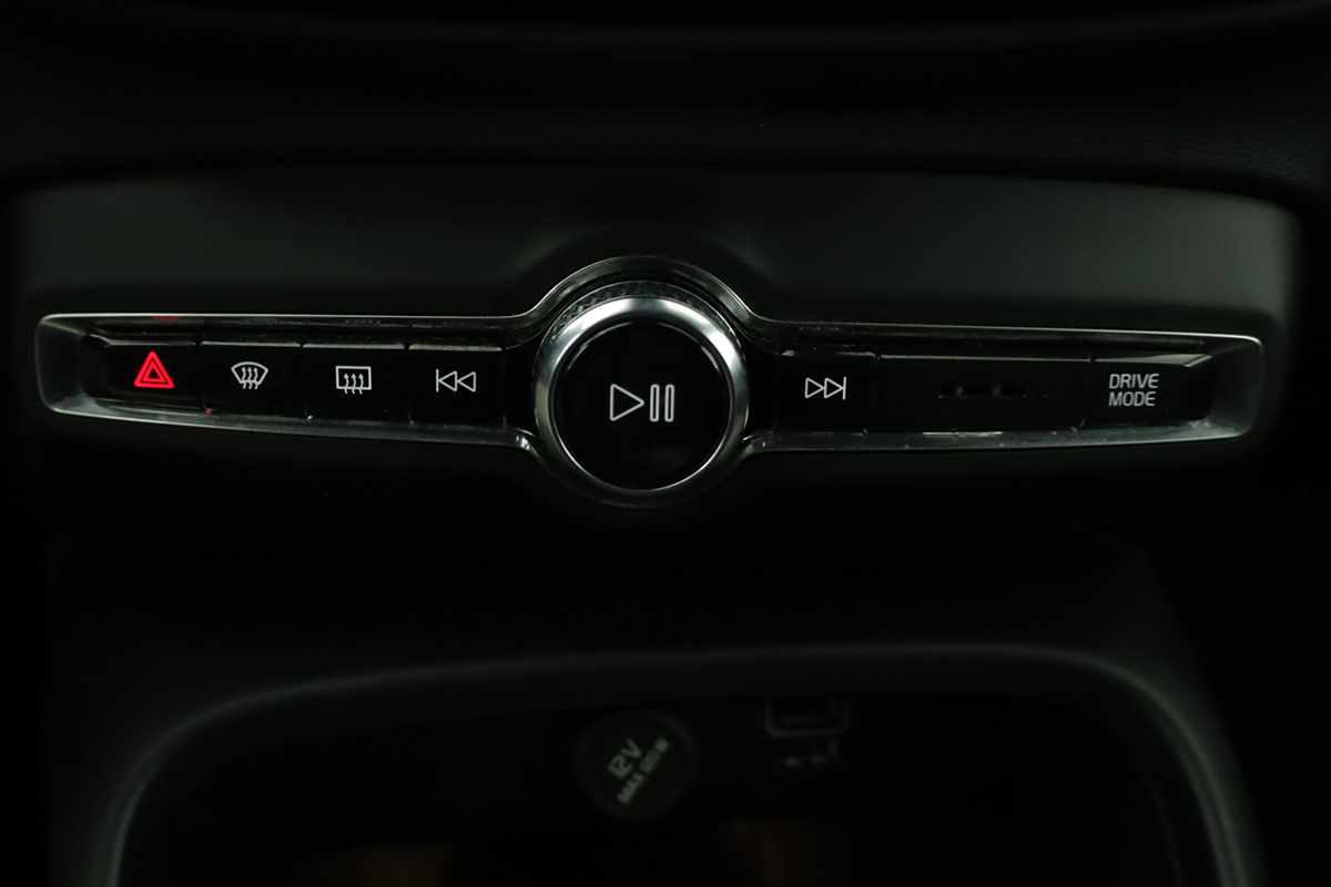 volvo-xc40-2024-gasolina-1477cc