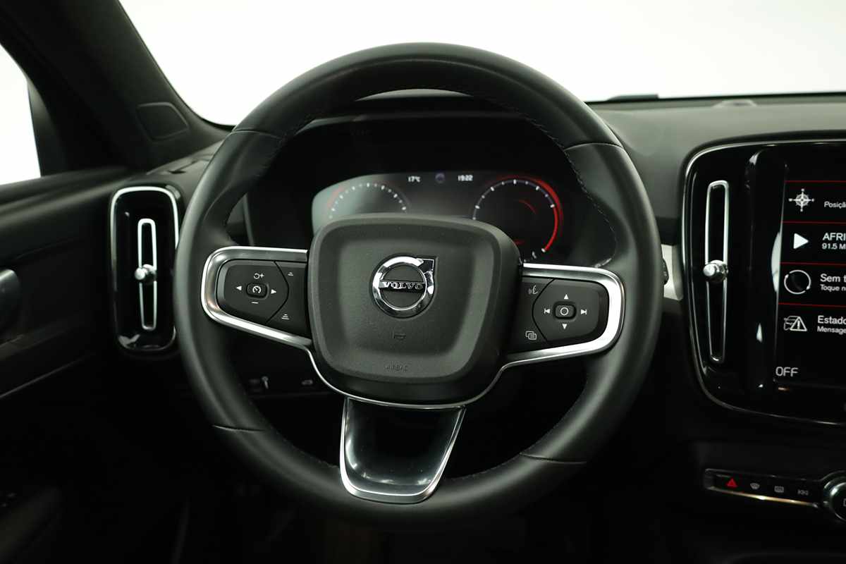 volvo-xc40-2024-gasolina-1477cc