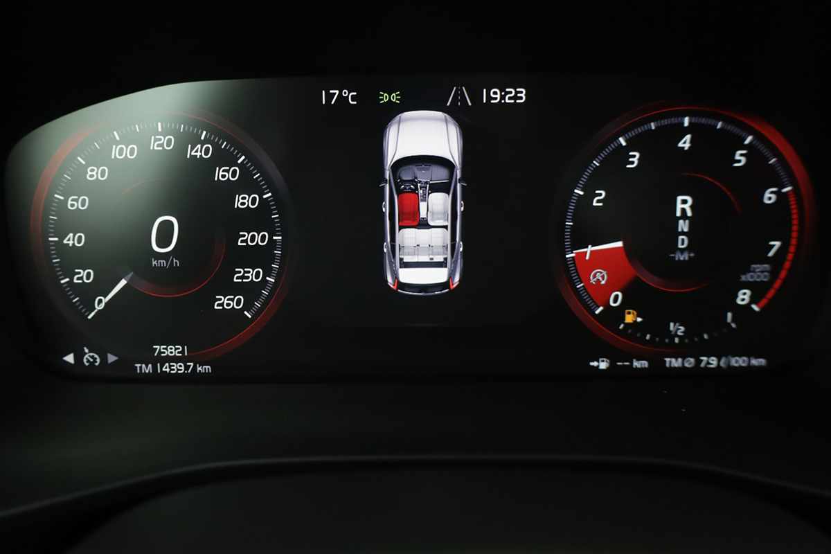 volvo-xc40-2024-gasolina-1477cc