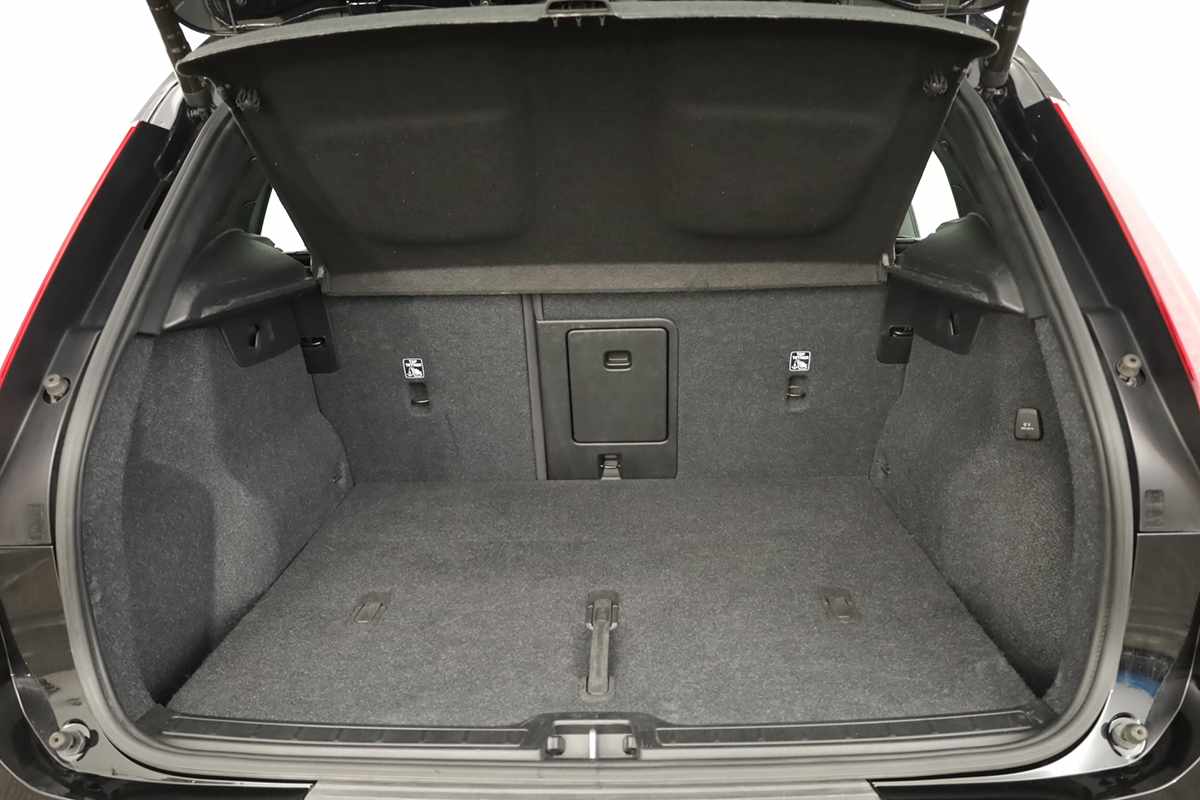 volvo-xc40-2024-gasolina-1477cc