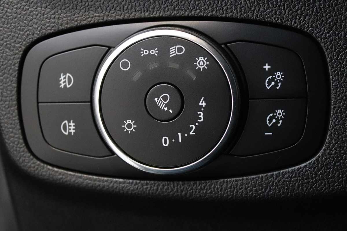 ford-focus-2022-diesel-1499cc