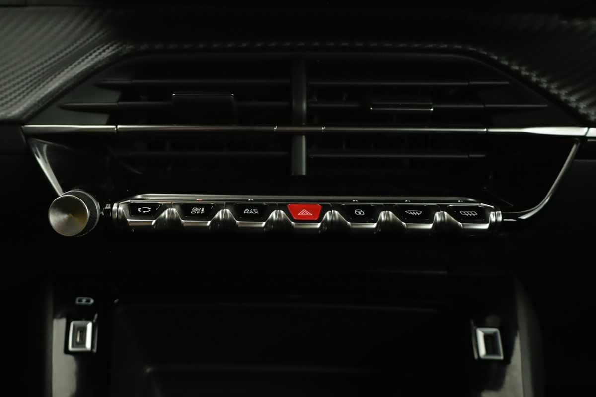 peugeot-2008-2022-gasolina-1199cc