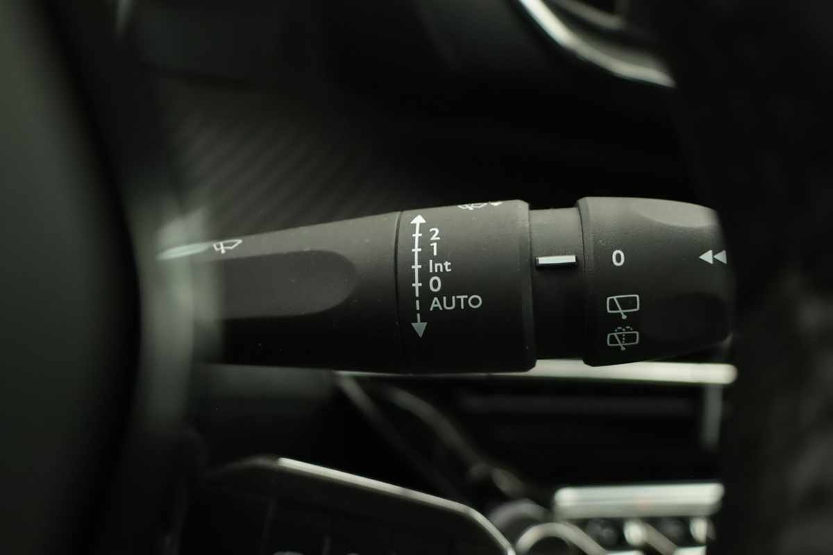 peugeot-2008-2022-gasolina-1199cc