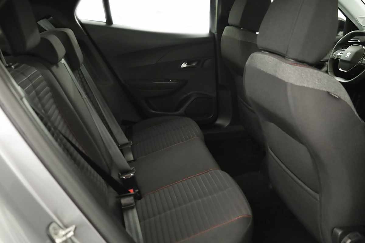peugeot-2008-2022-gasolina-1199cc