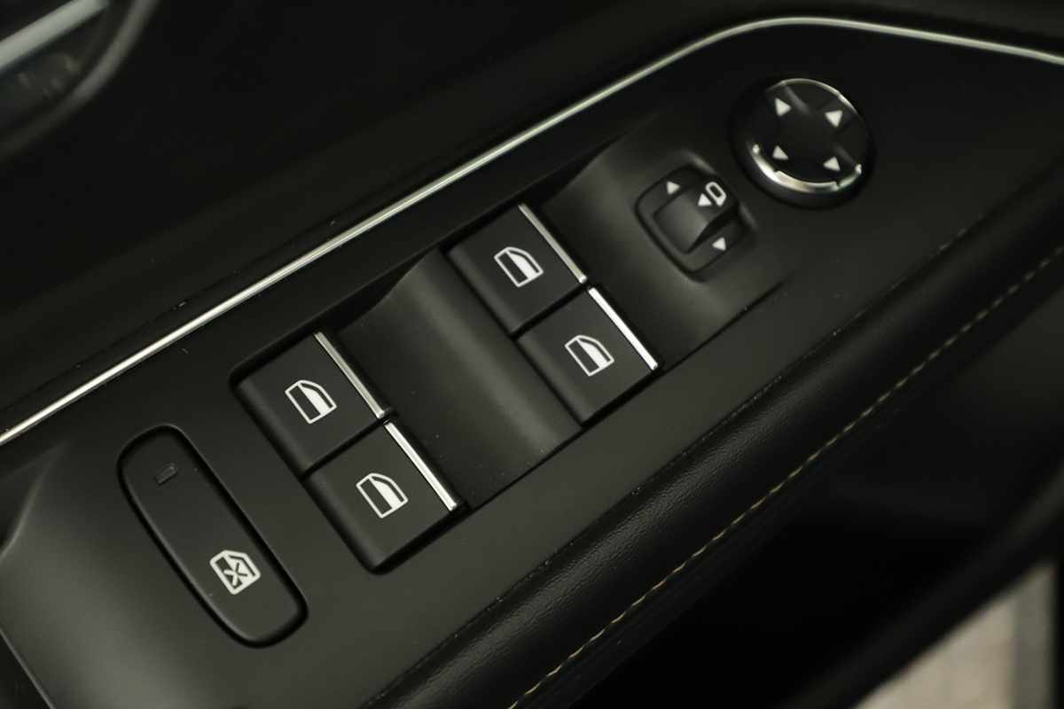 peugeot-3008-2023-gasolina-1199cc