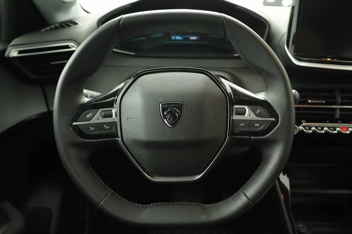 peugeot-e-208-2025-eletrico-0cc