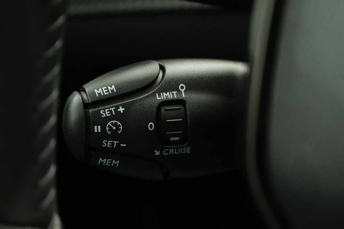 peugeot-e-208-2025-eletrico-0cc