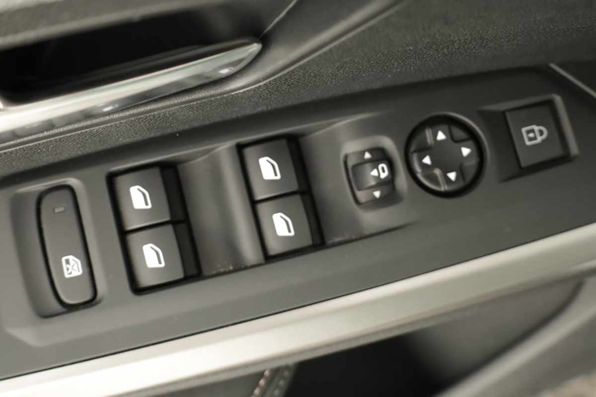 peugeot-5008-2025-gasolina-1199cc