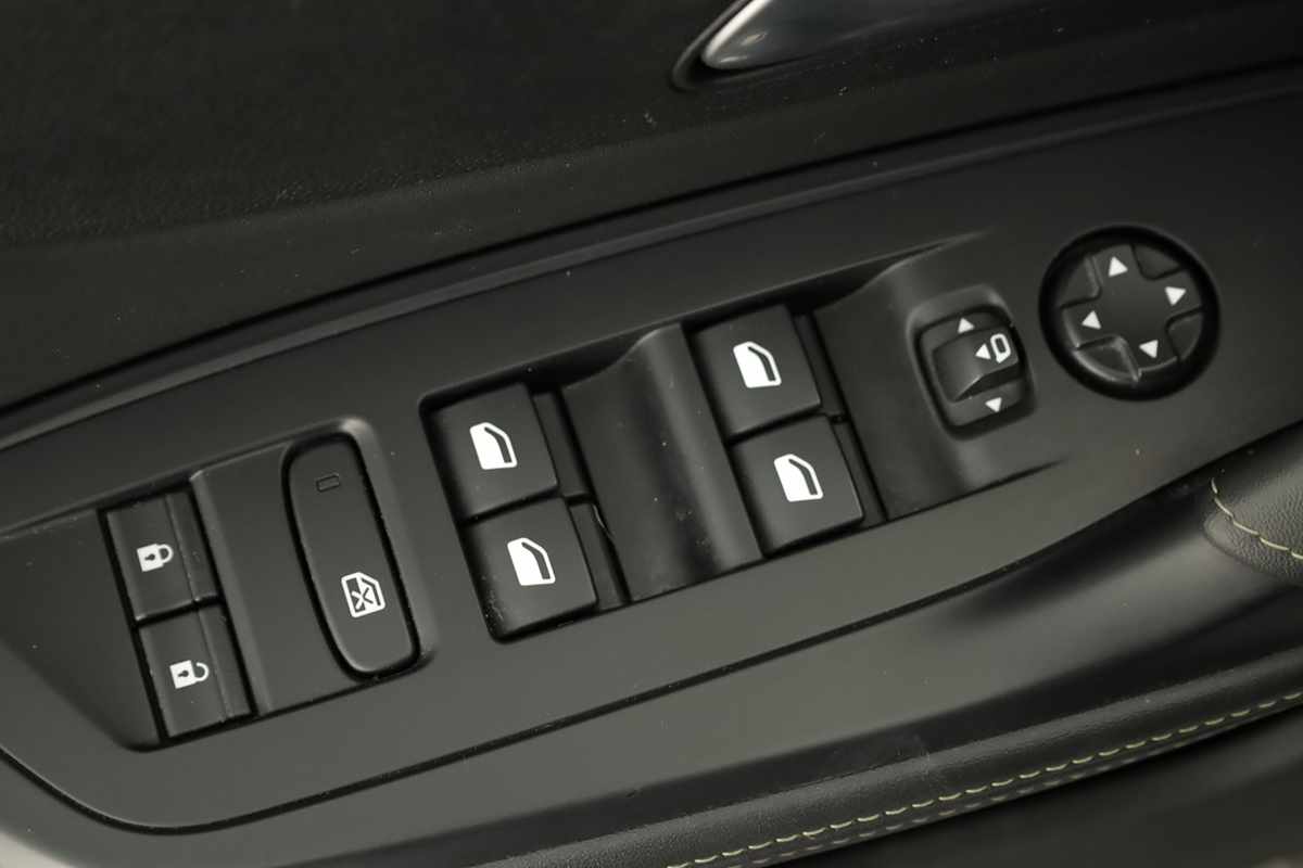 peugeot-308-2024-gasolina-1199cc