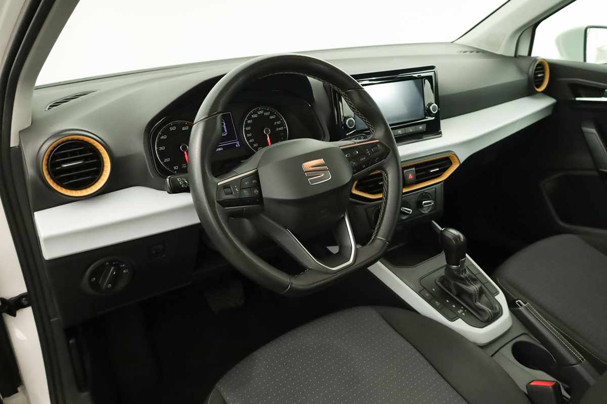 seat-arona-2023-gasolina-999cc