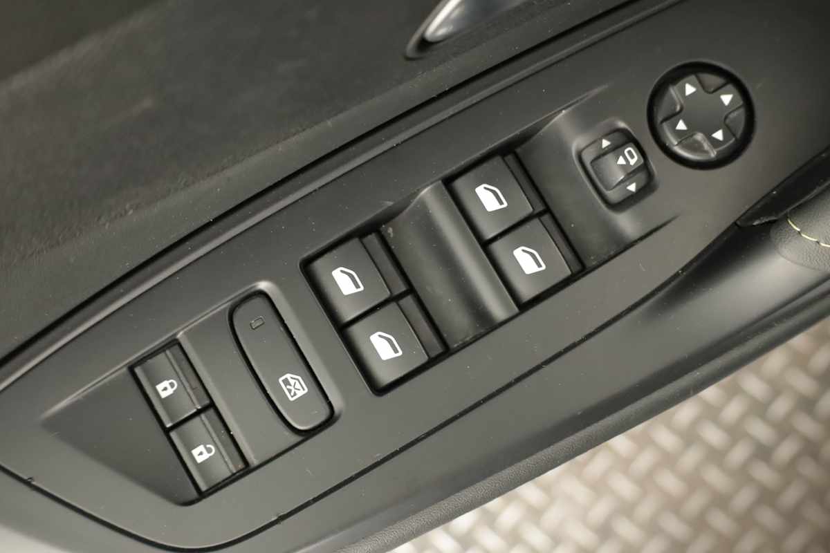 peugeot-308-2024-gasolina-1199cc