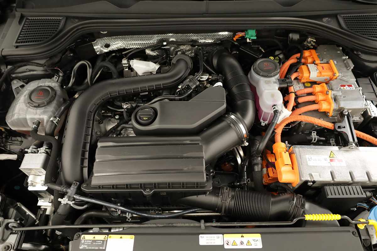 volkswagen-golf-2025-hibrido-a-gasolina-1498cc