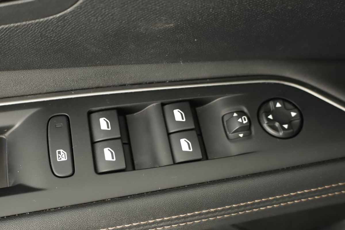 peugeot-3008-2024-gasolina-1199cc