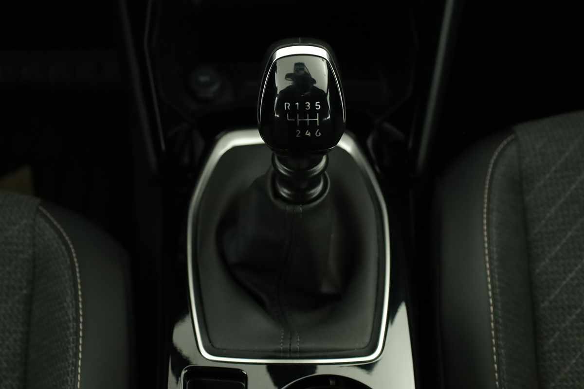 peugeot-2008-2024-gasolina-1199cc