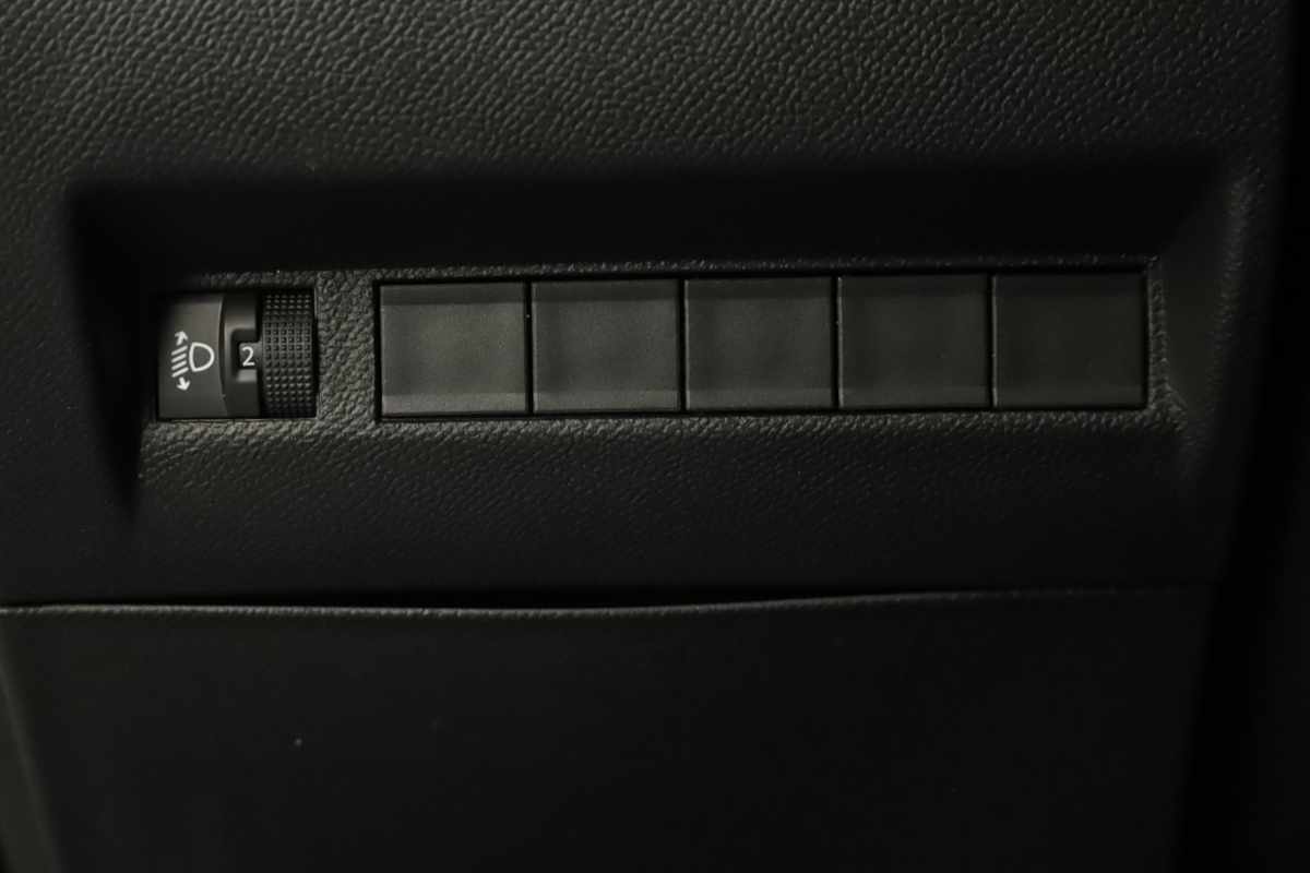 peugeot-2008-2024-gasolina-1199cc