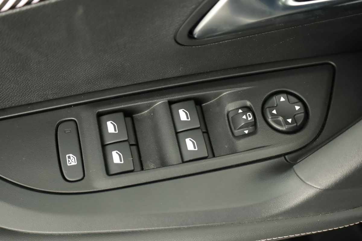 peugeot-2008-2024-gasolina-1199cc