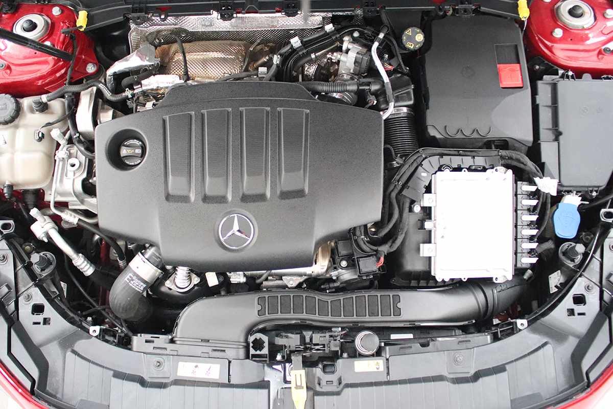 mercedes-benz-glb-2023-diesel-1950cc