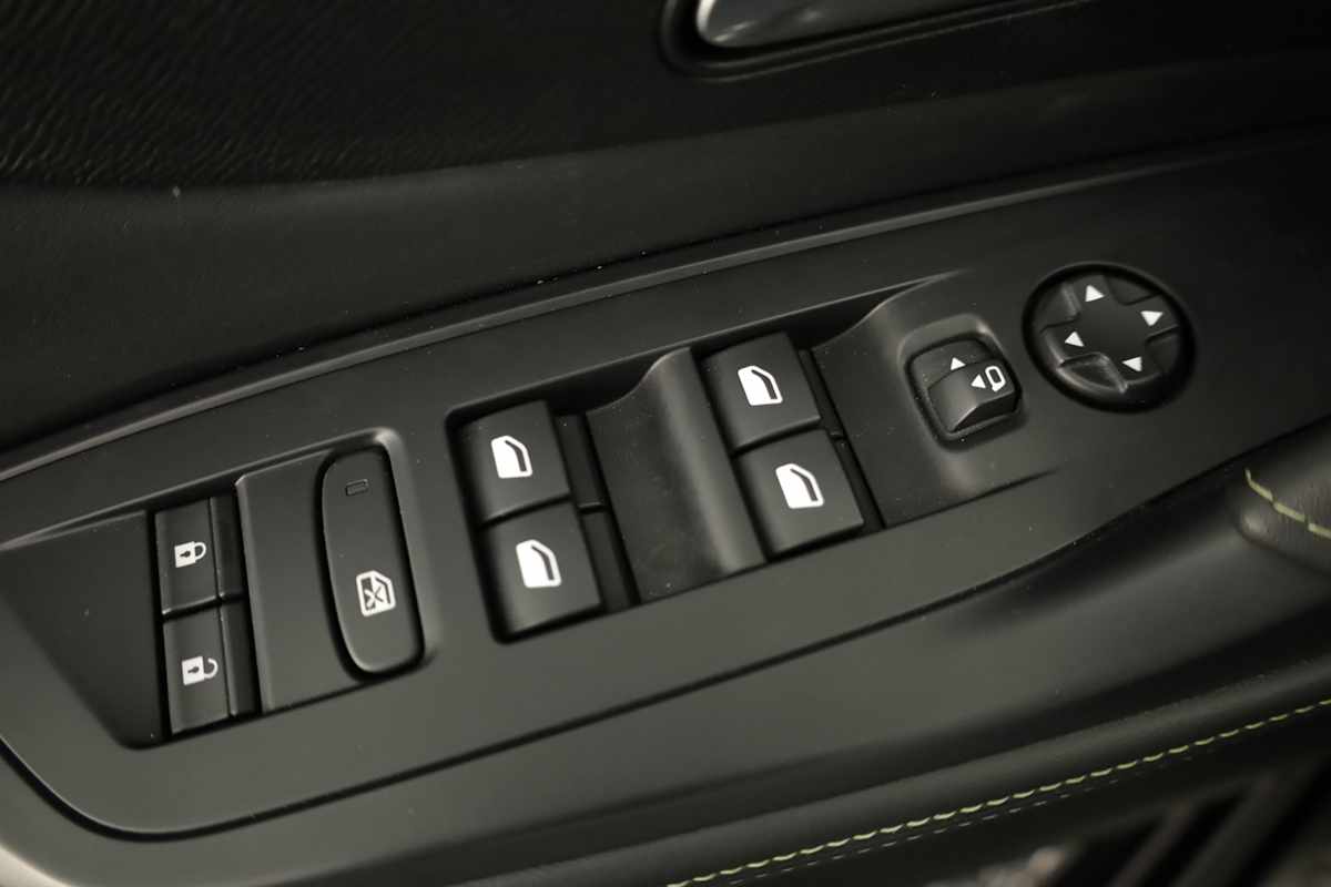 peugeot-308-2024-gasolina-1199cc