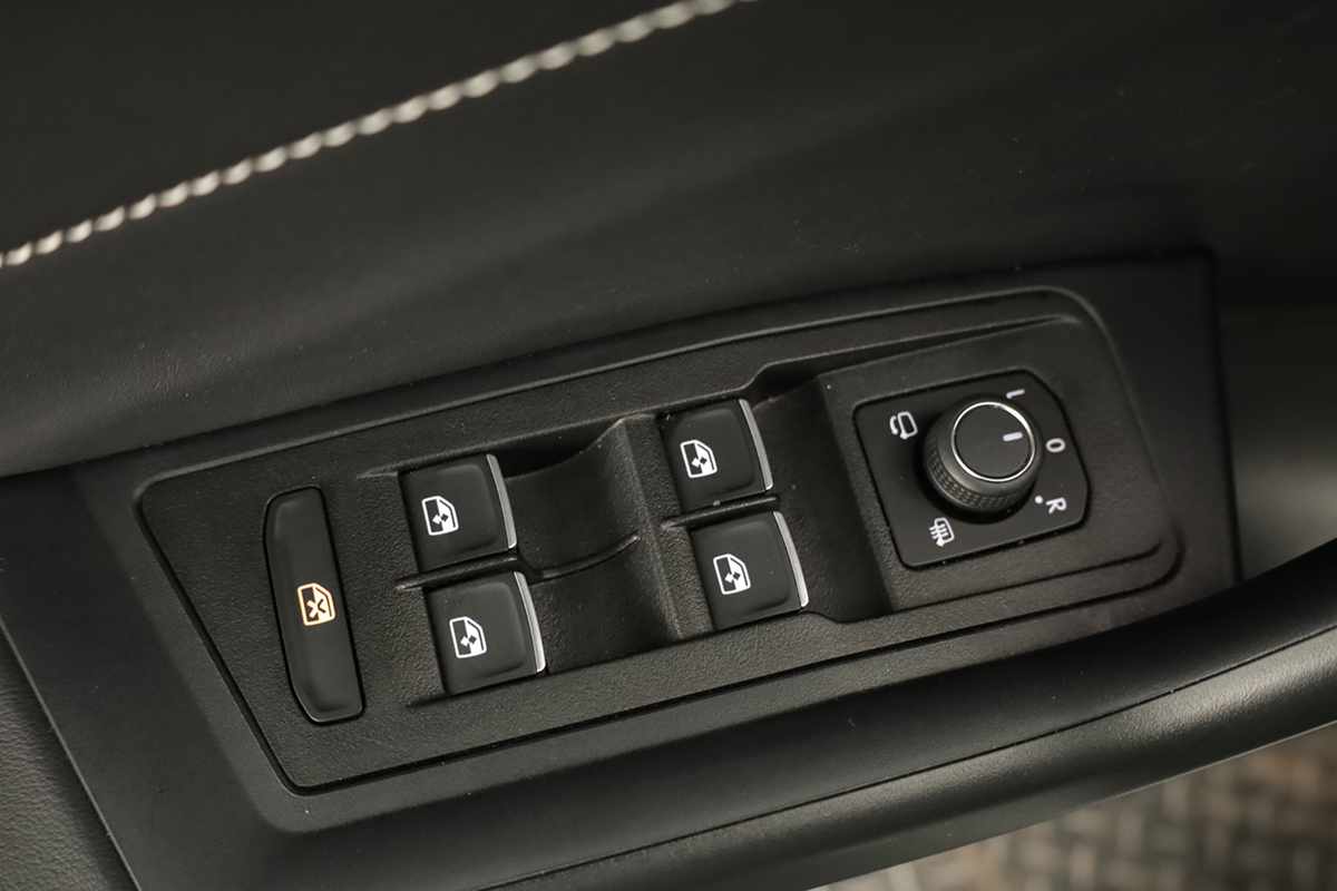 volkswagen-t-roc-2025-gasolina-999cc