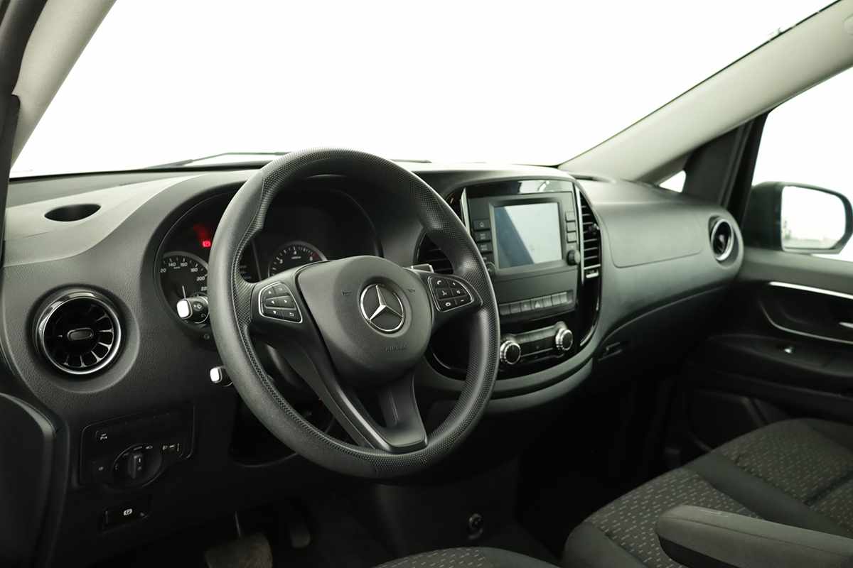 mercedes-benz-vito-tourer-2023-diesel-1950cc