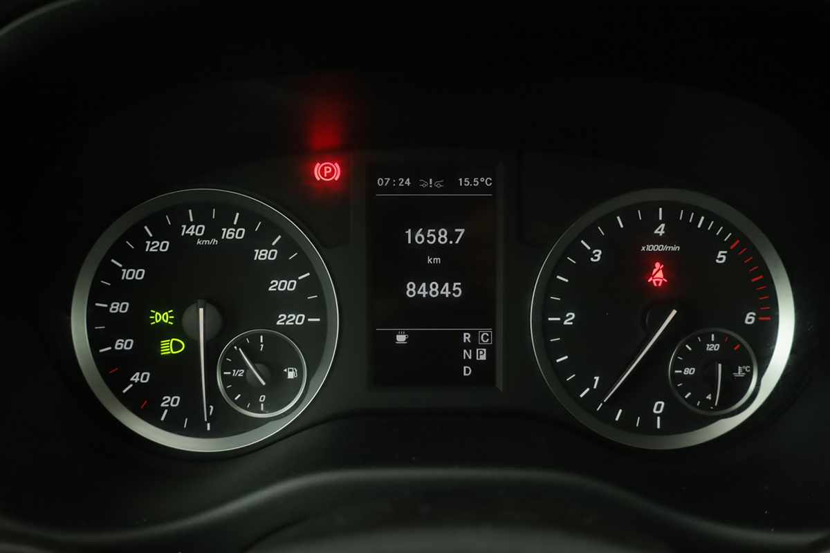 mercedes-benz-vito-tourer-2023-diesel-1950cc