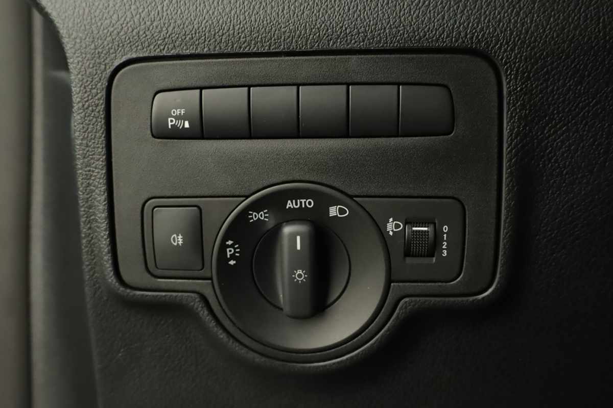 mercedes-benz-vito-tourer-2023-diesel-1950cc