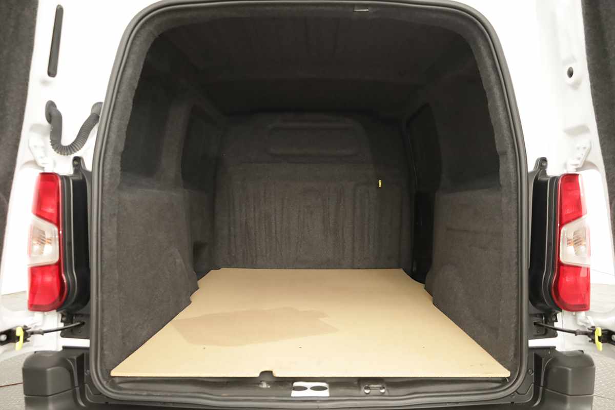 peugeot-partner-2024-diesel-1499cc