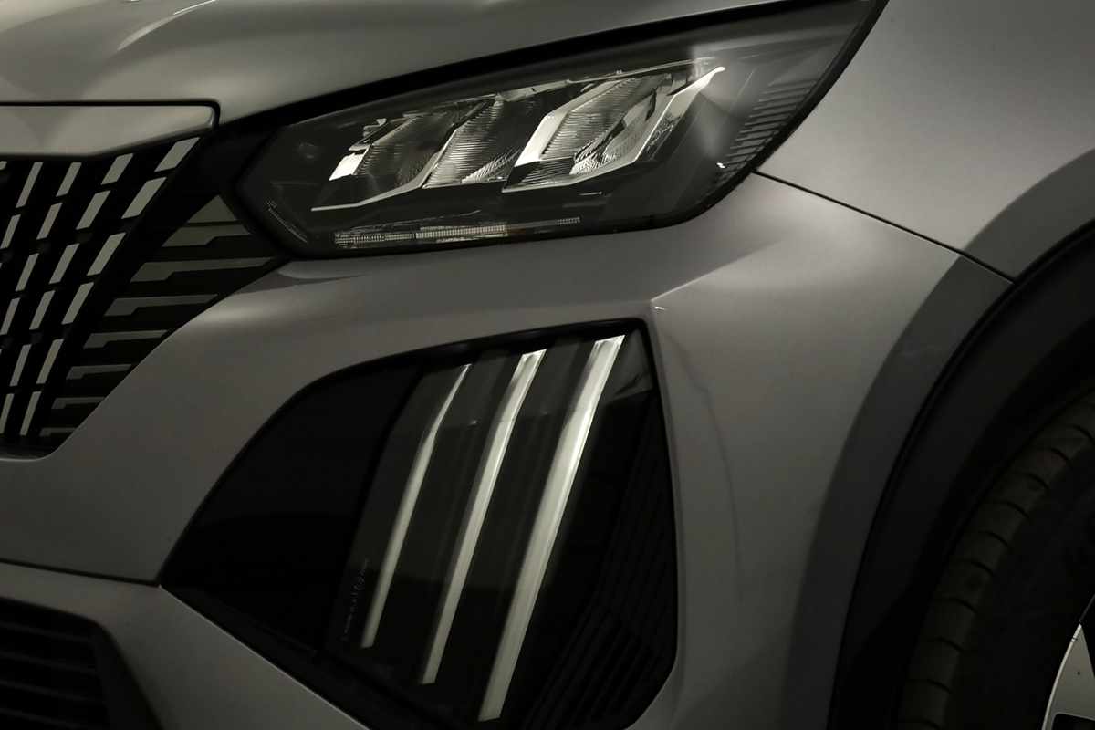 peugeot-2008-2024-gasolina-1199cc