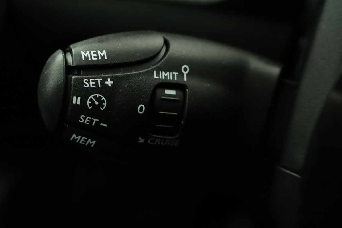 peugeot-2008-2024-gasolina-1199cc