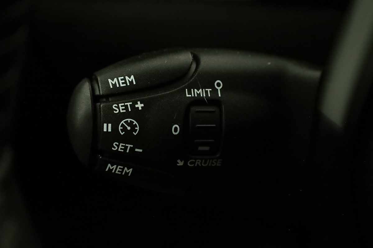 peugeot-2008-2024-gasolina-1199cc